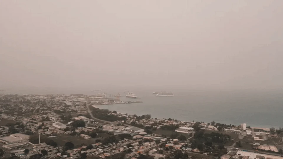 Godzilla: Tempestade de areia vinda do deserto do Saara aterroriza países
