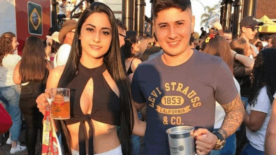 Blogueira e namorado são executados com 79 tiros enquanto jogavam videogame, no Rio Grande do Sul