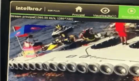 Vídeo impressionante mostra explosão envolvendo jet-ski, no Rio Negro