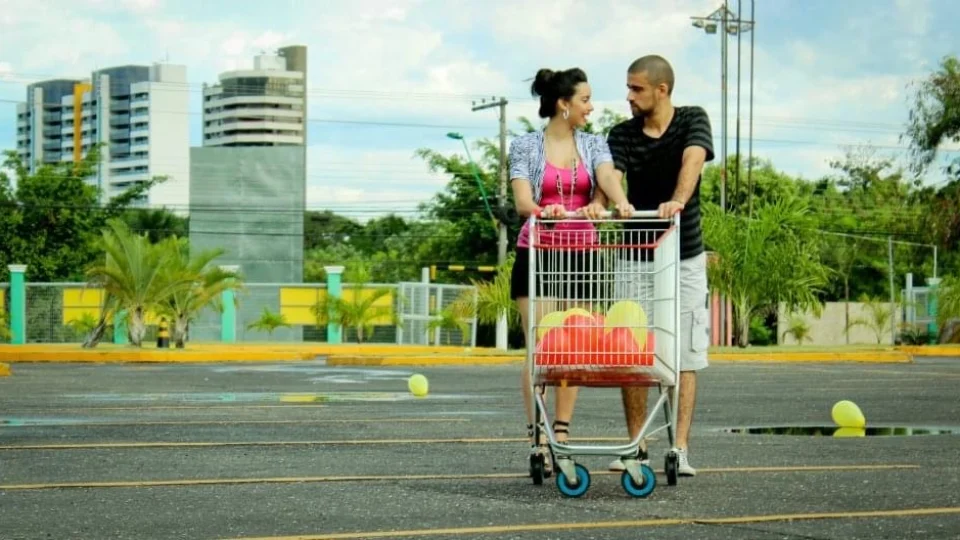Casais que se conheceram no supermercado em Manaus têm histórias contadas na campanha ‘Casal D & B’