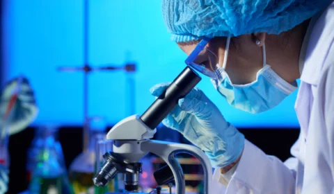 Estudo identifica medicamentos livres de patentes como alternativas para tratamento da Covid-19