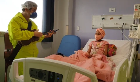 Médicos usam musicoterapia para auxiliar recuperação de pacientes de Covid-19