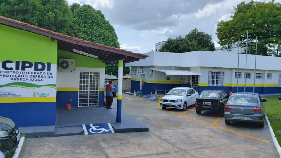 Ação de vacinação de idosos contra Influenza por drive-thru será realizada pela Polícia Civil, na segunda (15)