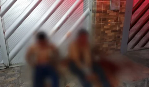 Vídeo: Dupla tenta roubar celular mas é espancada pela população