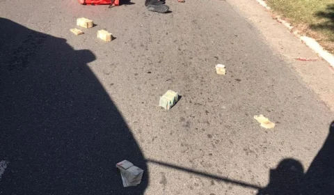 Assaltante é baleado pela polícia após roubar e tentar fugir com R$ 150 mil em bolsa térmica, em São Paulo;  veja vídeo