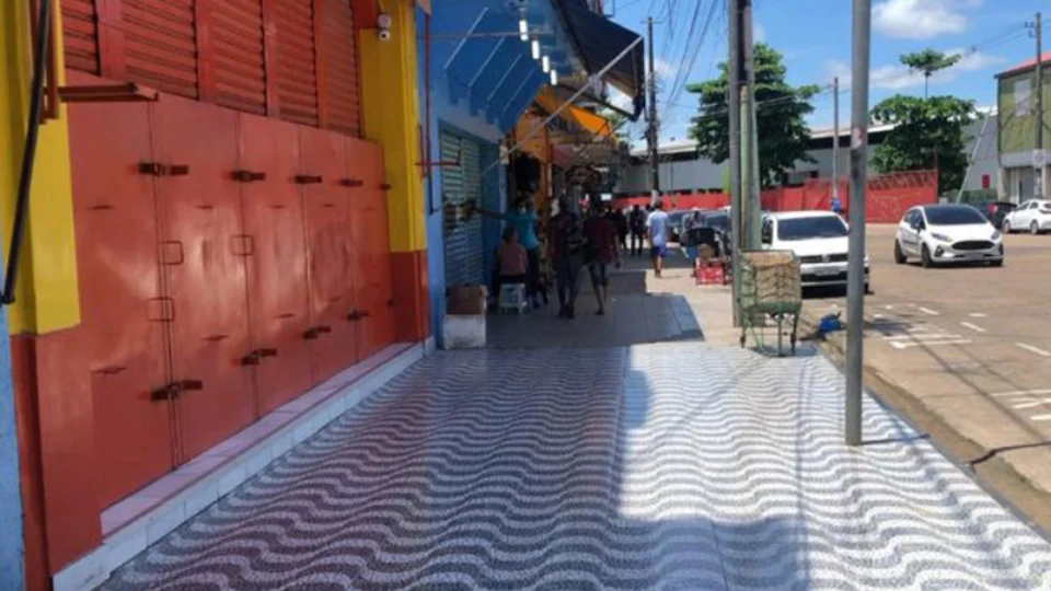 Covid-19: no dia da reabertura do comércio, Amazonas registra menos de 400 novos casos