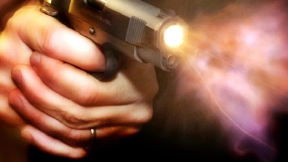 Homem é assassinado em bar e idosa e menino de 13 anos são baleados no bairro Alvorada 1