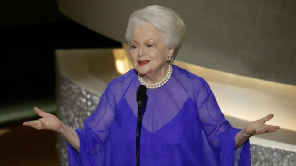 Olivia de Havilland, estrela de O Vento Levou, morre aos 104 anos