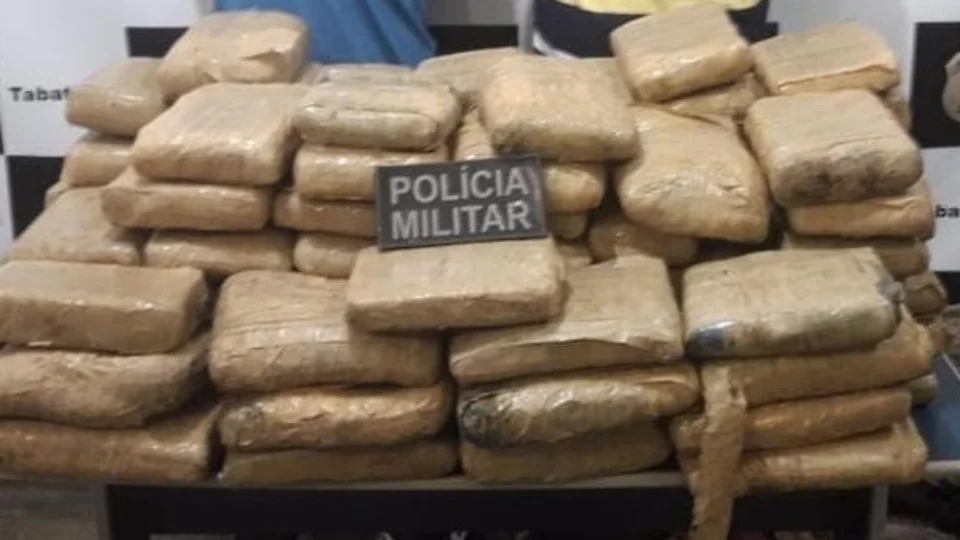 Dois colombianos são presos e mais de 100 kg de drogas são apreendidos pela polícia em Tabatinga (AM)