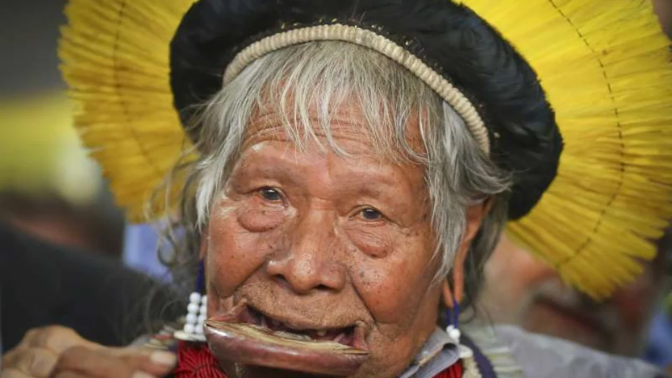 Internado desde sábado, cacique Raoni tem melhora no quadro de saúde