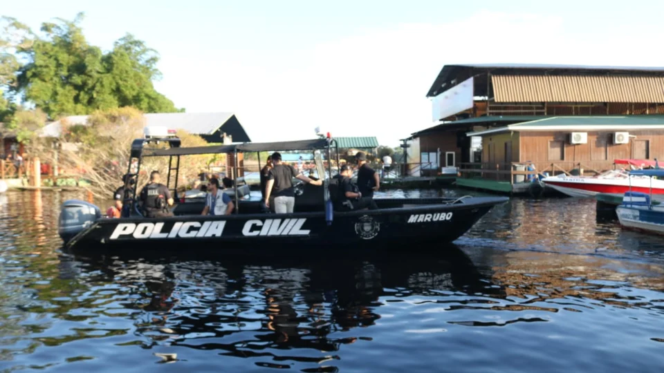 Bares e flutuantes são interditados por descumprir medidas de prevenção à Covid-19