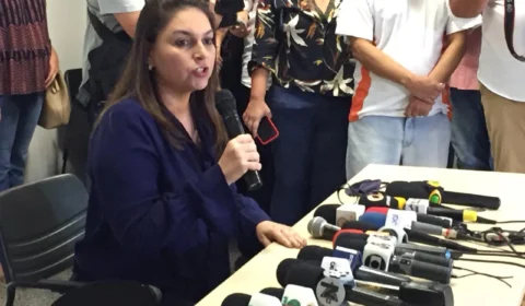  Secretária da Secom nega que marido seja sócio de empresa que vendeu respiradores para o governo do AM