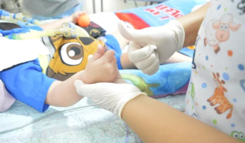 No AM, crianças com Atrofia Muscular Espinhal apresentam sinais de melhora após uso de medicamento