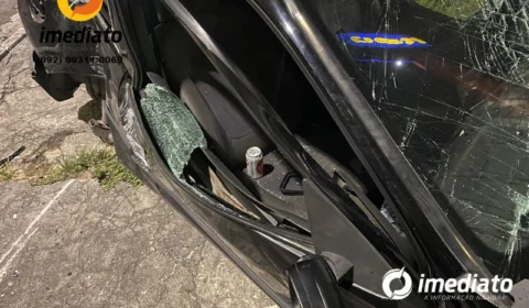 Veja vídeo onde mostra homem tirando lata de cerveja de carro após acidente na Praça 14