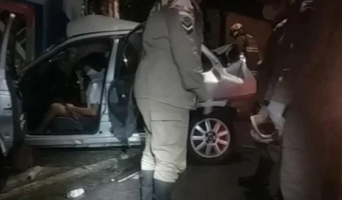 Casal fica ferido em acidente de trânsito na zona Centro-Sul; mulher ficou presa às ferragens