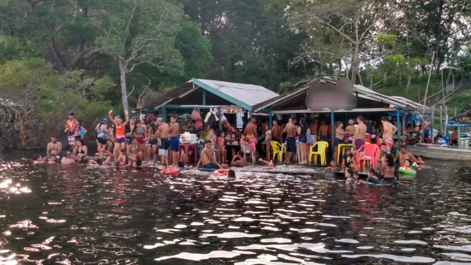 Operação de fiscalização interdita flutuante por irregularidades e resgata animais