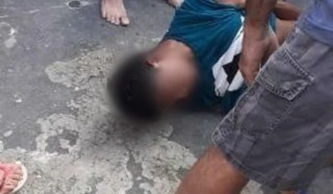 Após cometer assalto em clínica se passando por paciente, adolescente é quase linchado pela população revoltada