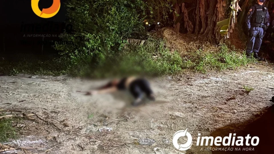 Mulher executada a tiros nesta quarta (8) no Val Paraíso, tinha envolvimento com o tráfico de drogas. Veja vídeo