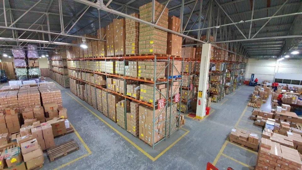 Wilson Lima amplia estoque de medicamentos do Amazonas de 12 para 74%