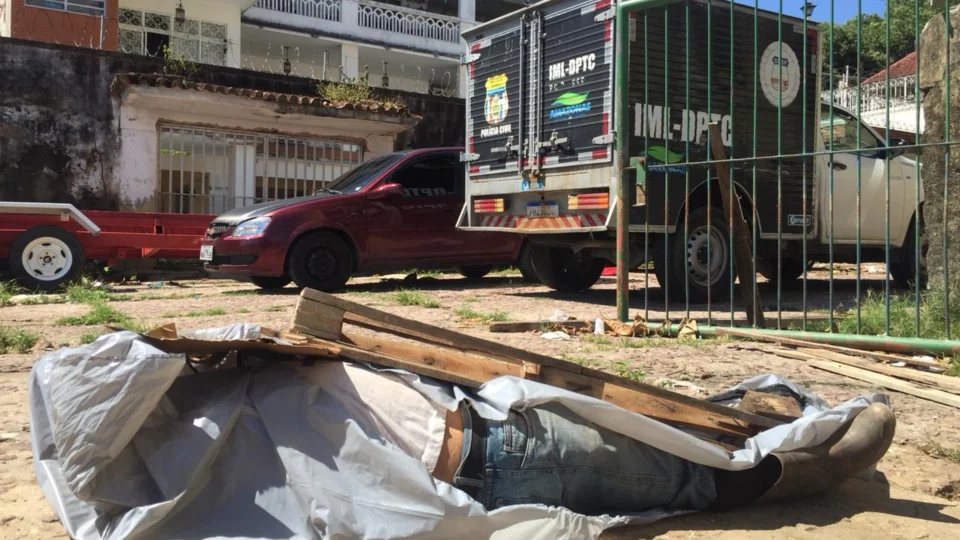 Homem morre misteriosamente após sair para trabalhar em roçado na zona rural de Manaus