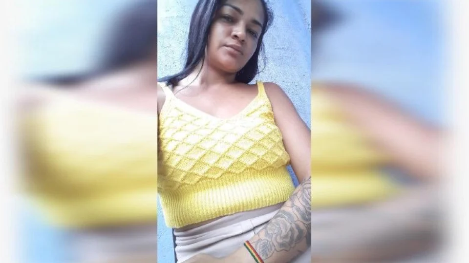 Corpo de mulher sem a cabeça é desenterrado em matagal na zona Leste; vídeo
