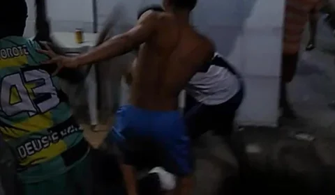 Vídeo mostra o momento em que assaltante é morto a pauladas no Lírio do Vale