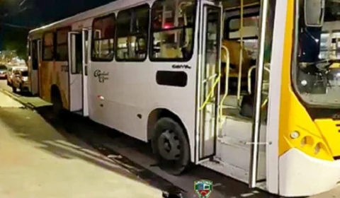 Bandido armado com faca realiza assalto a ônibus da linha 651