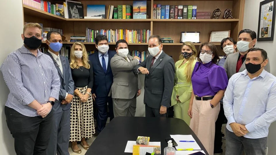 Convênio entre Escola da Magistratura e UFAM prevê três cursos de pós-graduação