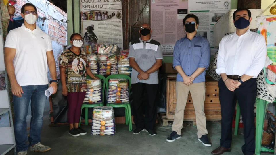 Comunidade quilombola na Praça 14 recebe mais de meia tonelada de alimentos