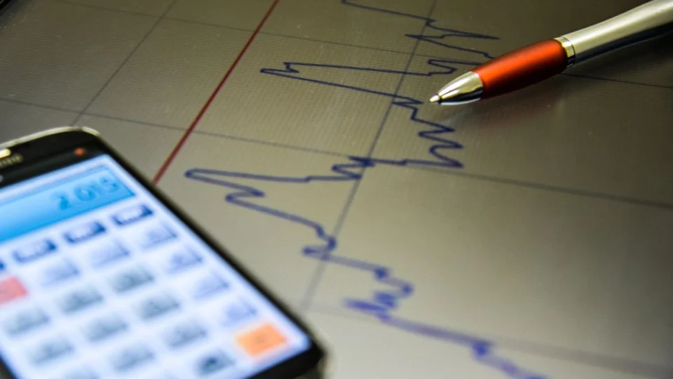 Mercado financeiro reduz projeção de queda do PIB para 5,77% neste ano