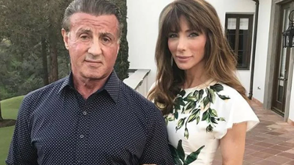 Stallone completa 74 anos e mulher se declara: ‘Amor da minha vida’