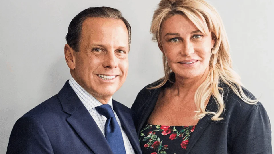 Primeira-dama de São Paulo diz: “Não é correto dar comida ou sequer 1 agasalho para morador de rua”