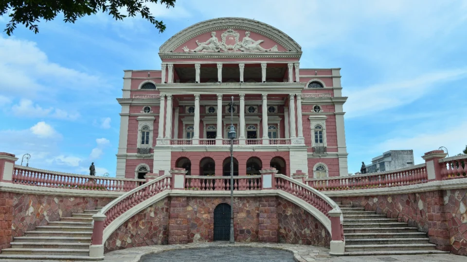 Teatro Amazonas reabre e volta a receber turistas nesta sexta-feira (3)