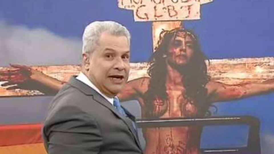 “Raça desgraçada”: Justiça condena Sikêra Jr. a pagar R$ 300 mil a trans