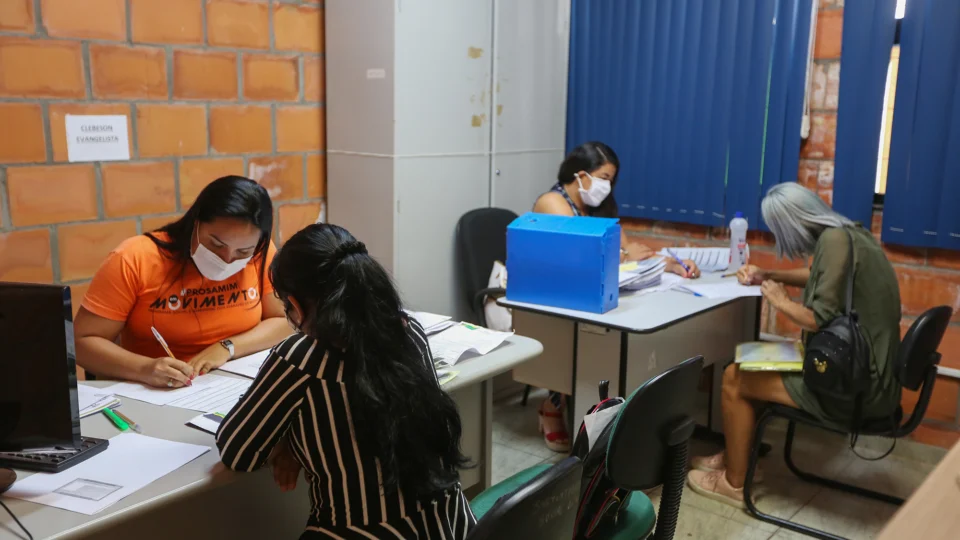 Governo do Estado realiza força-tarefa para atendimento de famílias no Igarapé do 40