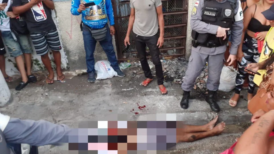 Por suposta dívida do tráfico, homem é assassinado no centro de Manaus