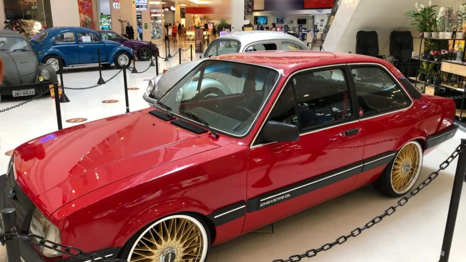 Exposição de carros antigos é atração em shopping da zona Oeste de Manaus