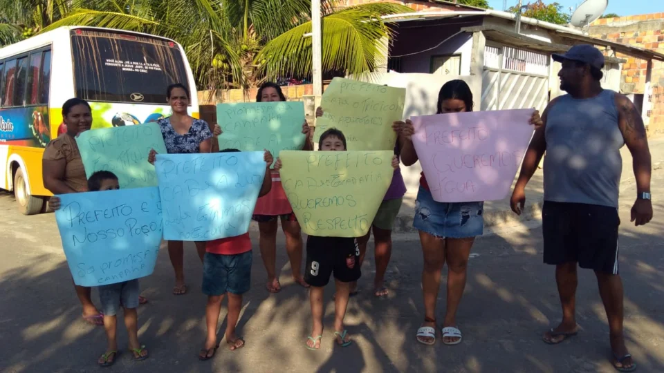No auge do verão amazônico, moradores de Manacapuru ficam até cinco dias sem água