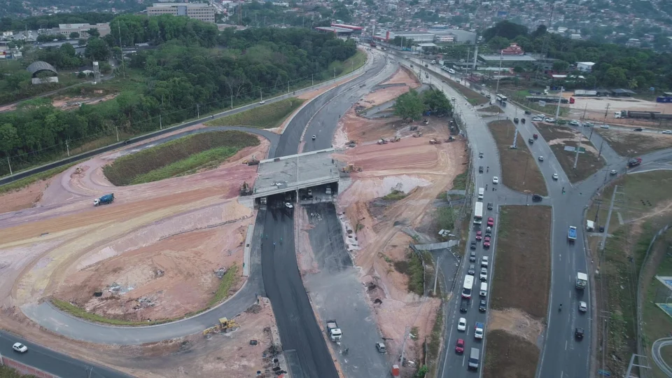 Seinfra cria retorno alternativo nas proximidades do Hospital Delphina Aziz