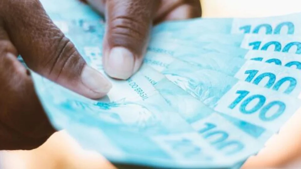Segunda parcela de R$ 300 do auxílio emergencial é paga pela Caixa