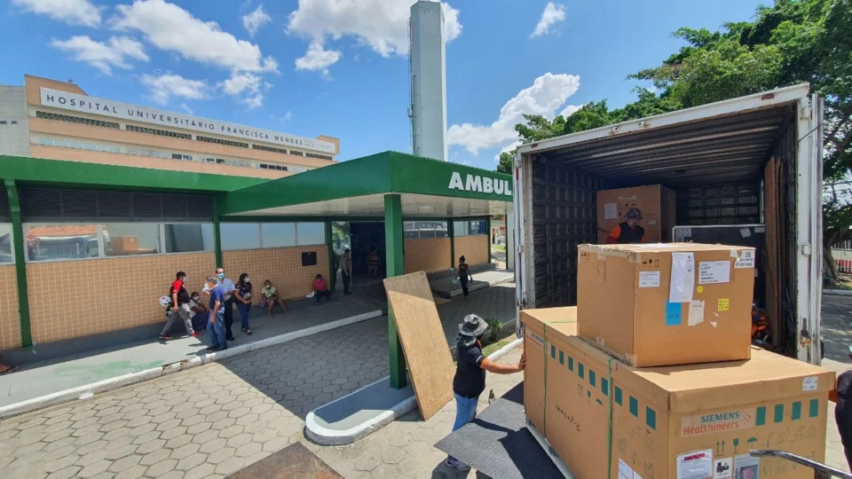 Saúde: Hospitais João Lúcio e Francisca Mendes recebem novos tomógrafos