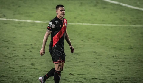 Atlético-GO derrota Vasco de virada em São Januário