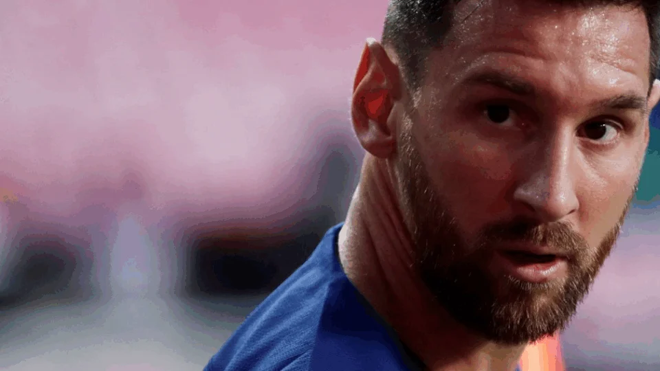 Em carta, pai de Messi defende direito de o filho sair do Barcelona sem pagar multa de 700 milhões de euros