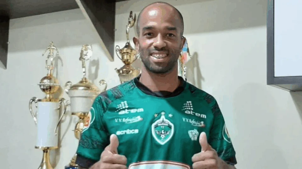 Manaus FC: Rossini continua como camisa 10, no Brasileirão da Série C