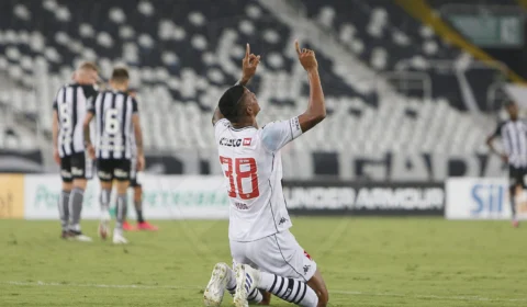 Vasco triunfa em clássico contra o Botafogo por 3 x 2
