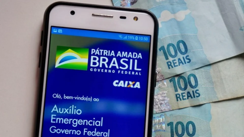 Caixa paga  auxílio emergencial para nascidos em abril; 1,2 bi serão liberados em suas contas