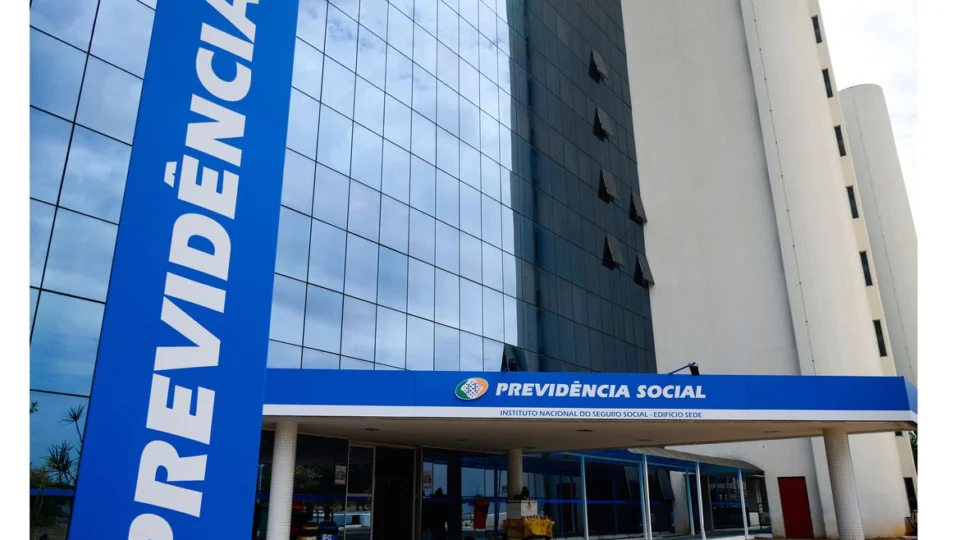 INSS convoca 4,3 milhões de pessoas para fazer prova de vida