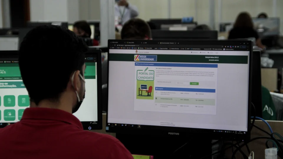 Prazo para entrega de documentos do Bolsa Universidade 2025 termina dia 10