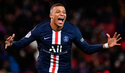 Sem Neymar, Mbappé comanda goleada do PSG em cima do Nîmes