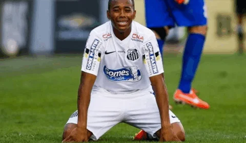 Santos cancela contrato com Robinho, após divulgação de conversas sobre o estupro